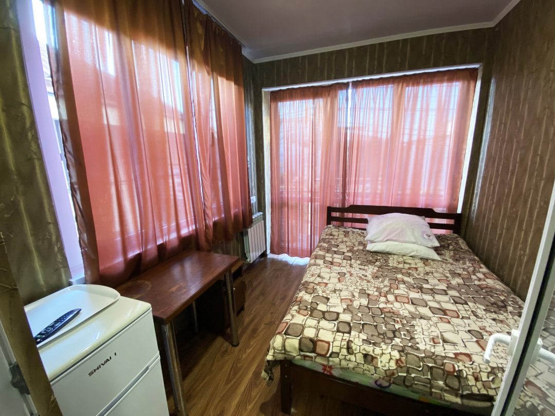 Номер с удобствами Номер доступен 24 часа в сутки. В номере