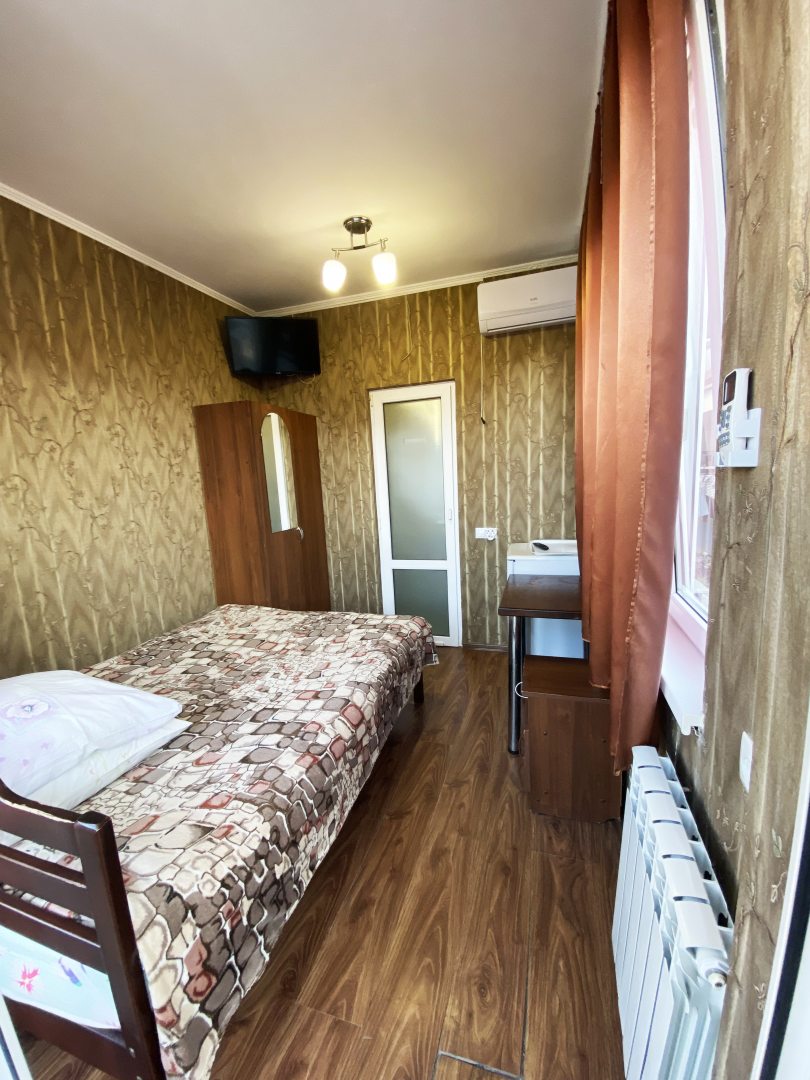Номер с удобствами Номер доступен 24 часа в сутки. В номере