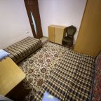 Номер стандарт Душ, туалет, умывальник на этаже. Номер