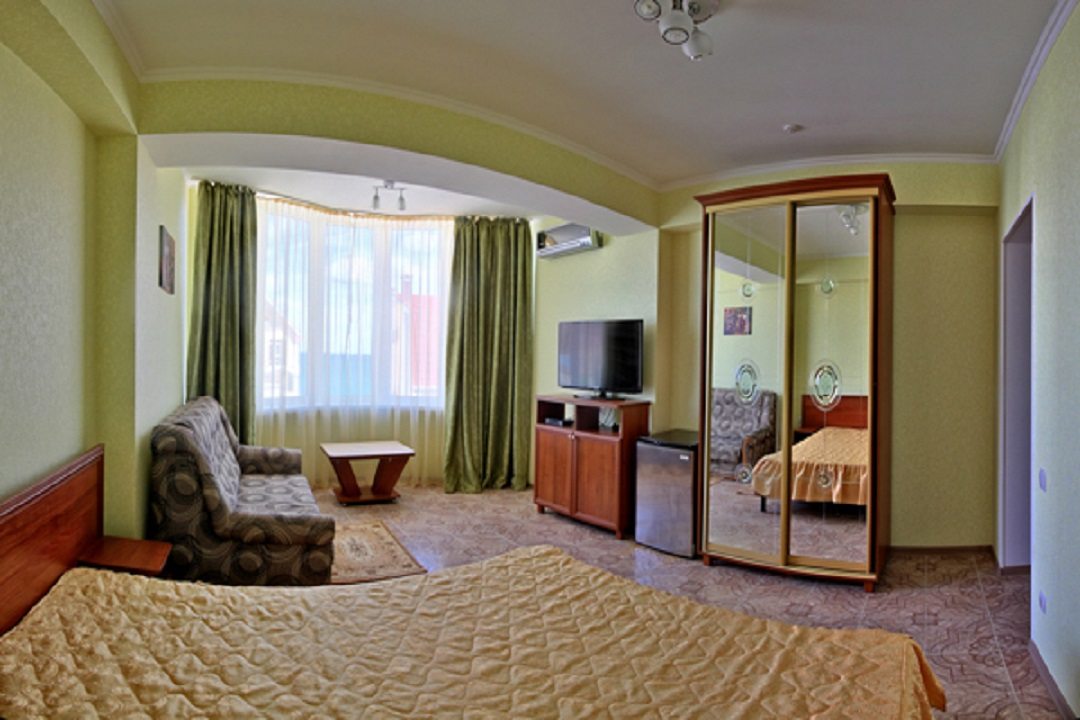 Четырехместный (Однокомнатны без балкона) отеля Вилла Алина, Лазурное, Крым