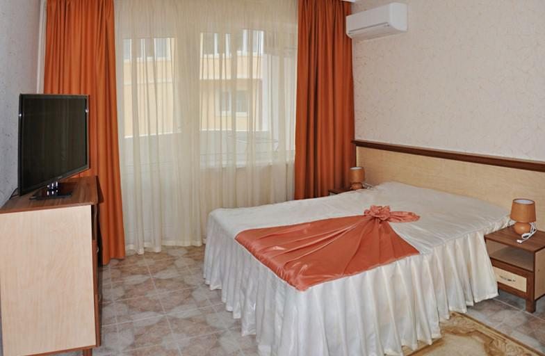 Четырехместный (Двухкомнатный) отеля Вилла Алина, Лазурное, Крым
