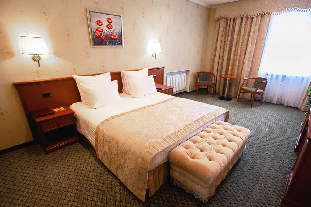 Люкс (Suite Superior 2-комнатный) парк-отеля Березка, Челябинск