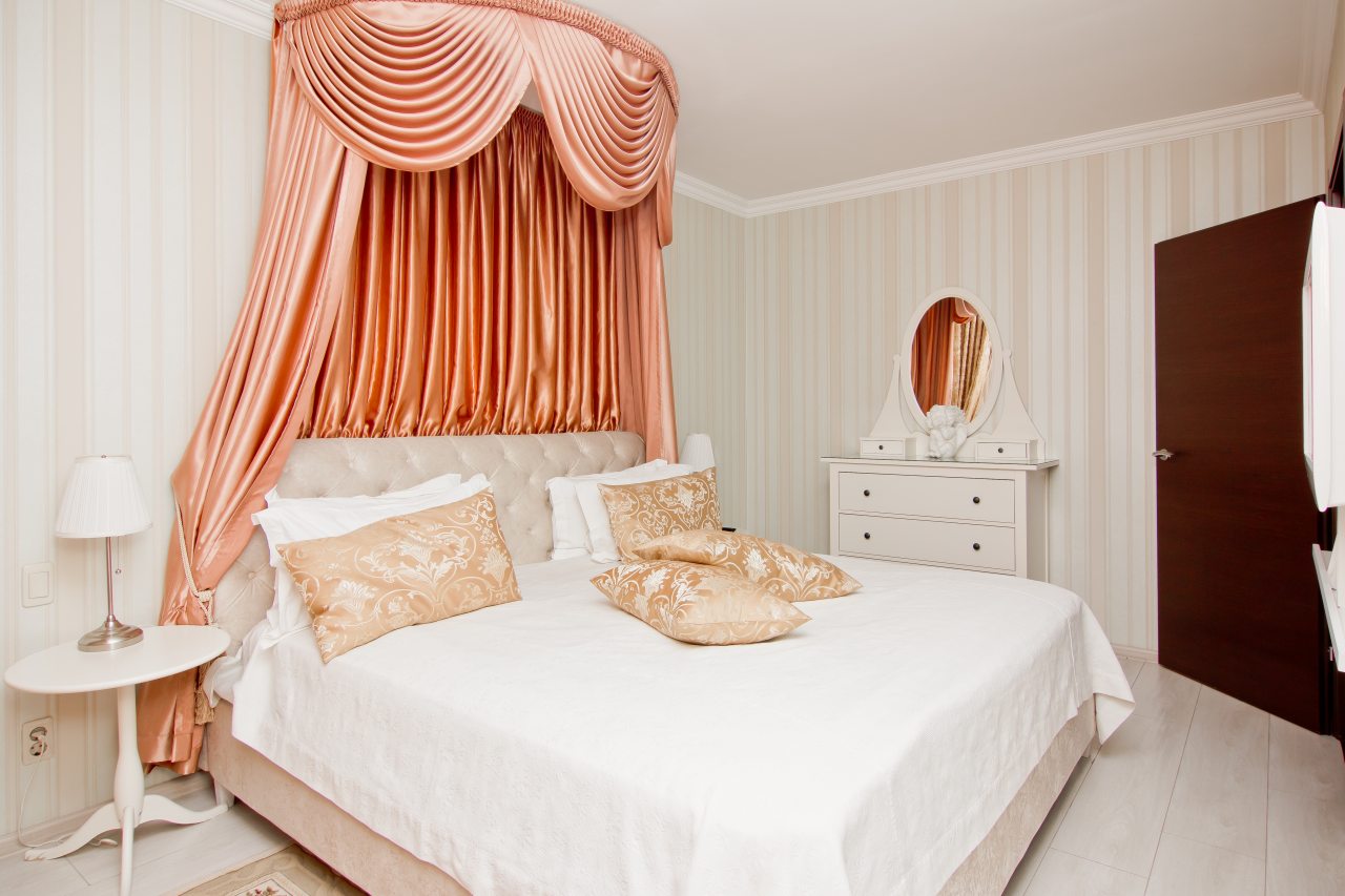 De Luxe (Дизайнерский), Гостиница Аврора