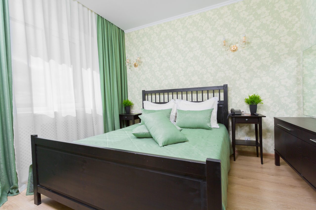 Сьюит, Гостиница Аврора