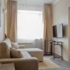 Сьюит, Гостиница Аврора