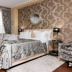 Делюкс (Дизайнерский), Гостиница Аврора