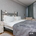 Люкс, Гостиница Аврора