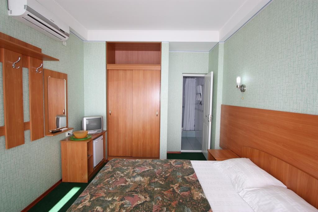 Двухместный (Стандартный двухместный номер с 1 кроватью или 2 отдельными кроватями) отеля ВВВ, Лоо