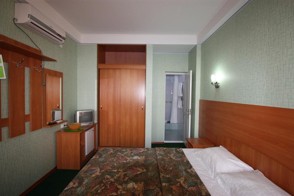 Двухместный (Стандартный двухместный номер с 1 кроватью или 2 отдельными кроватями и видом на море) отеля ВВВ, Лоо