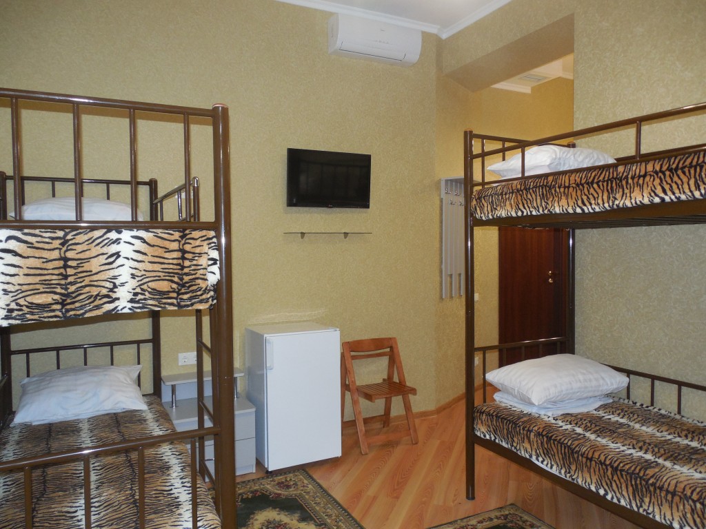 Шестиместный (Койко-место в общем шестиместном номере) гостиницы Рыбацкая слобода, Балаклава (Крым)