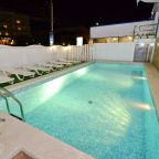 Открытый плавательный бассейн, Гостиница Hellas