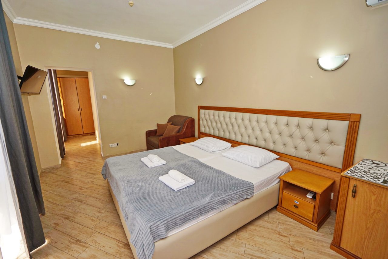 Двухместный (Комфорт с балконом), Отель Пятница