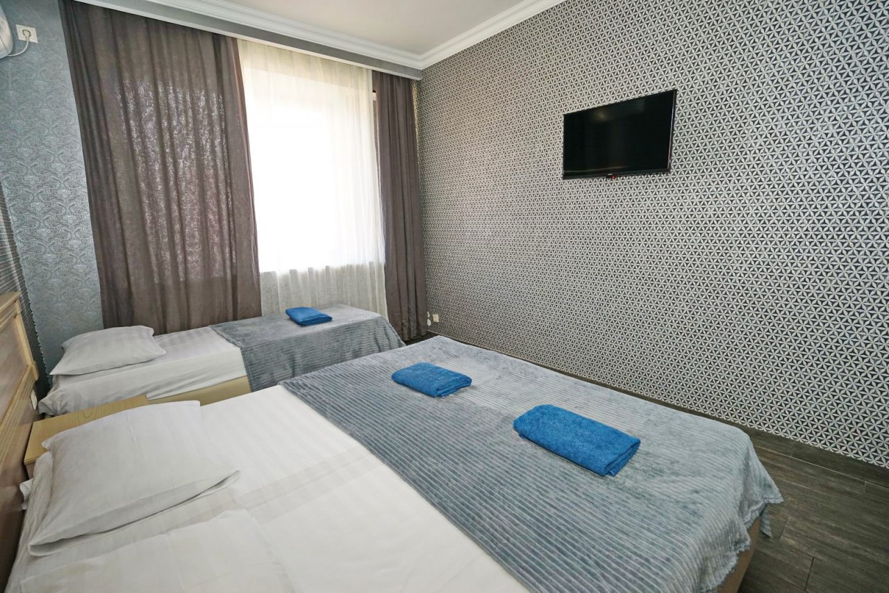 Трёхместный и более (Стандарт), Отель Пятница