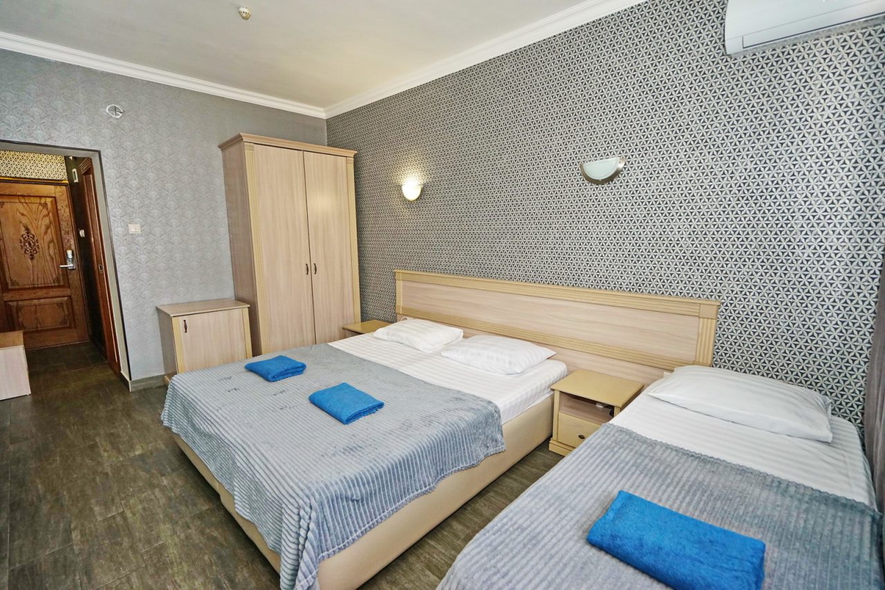 Трёхместный и более (Стандарт), Отель Пятница