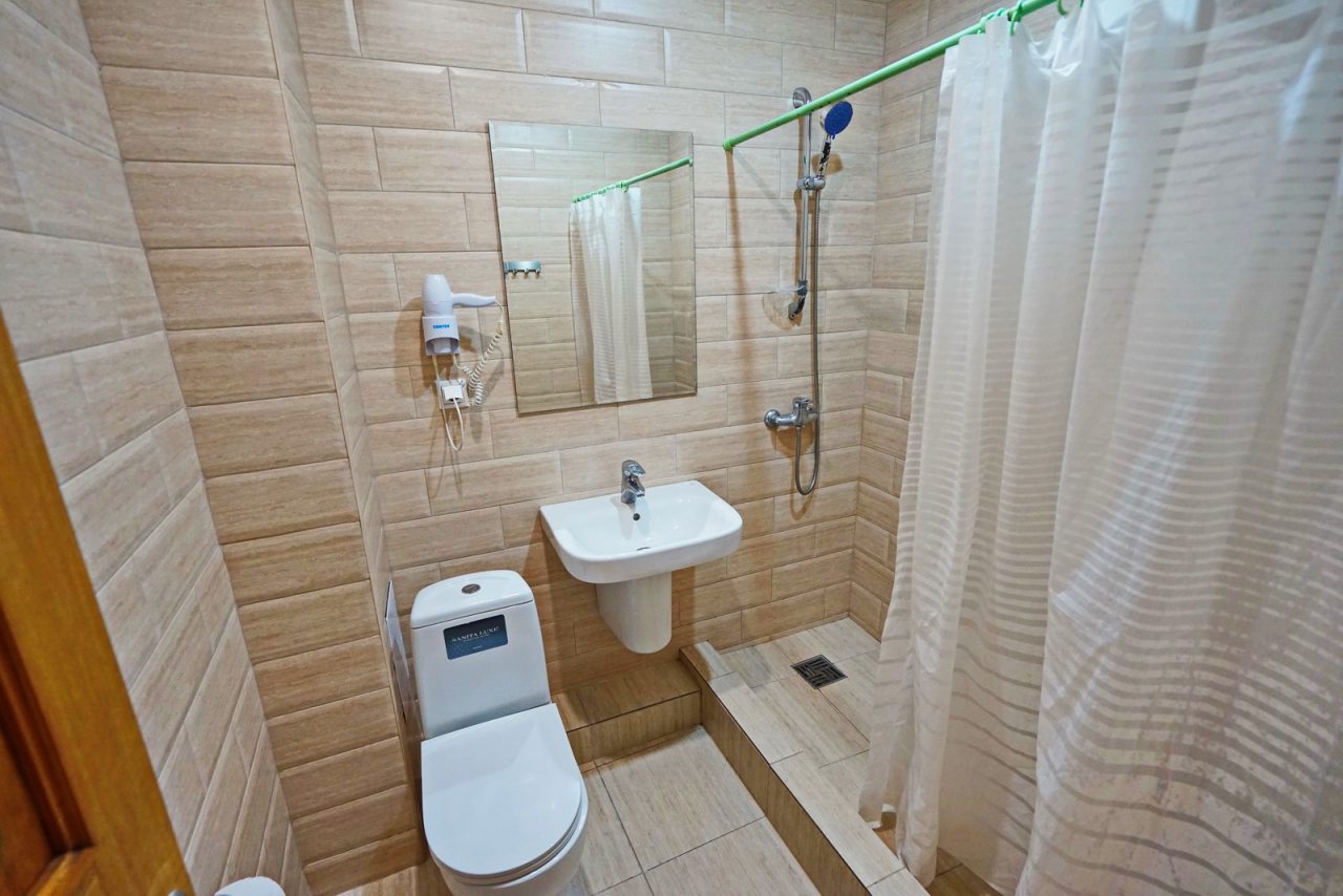 Трёхместный и более (Комфорт с балконом), Отель Пятница