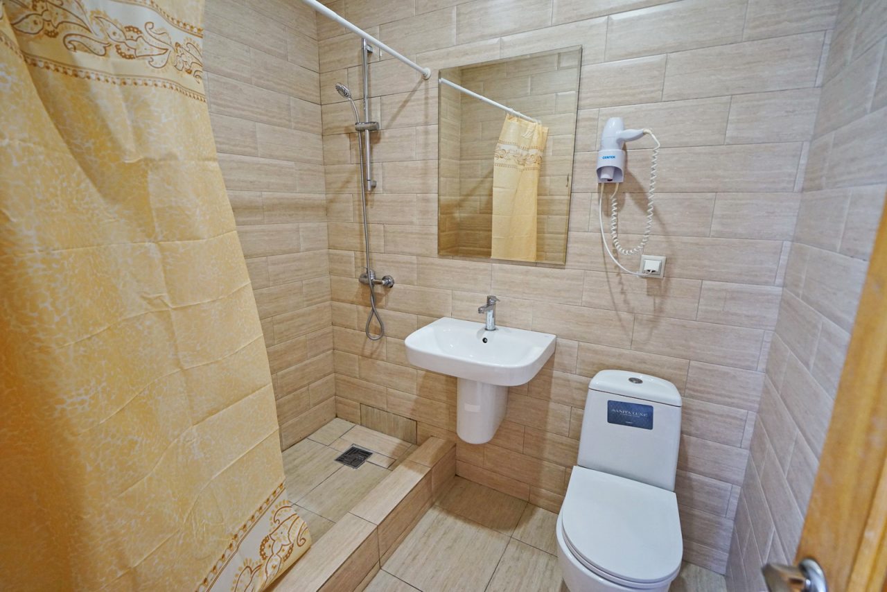 Трёхместный и более (Комфорт с балконом), Отель Пятница