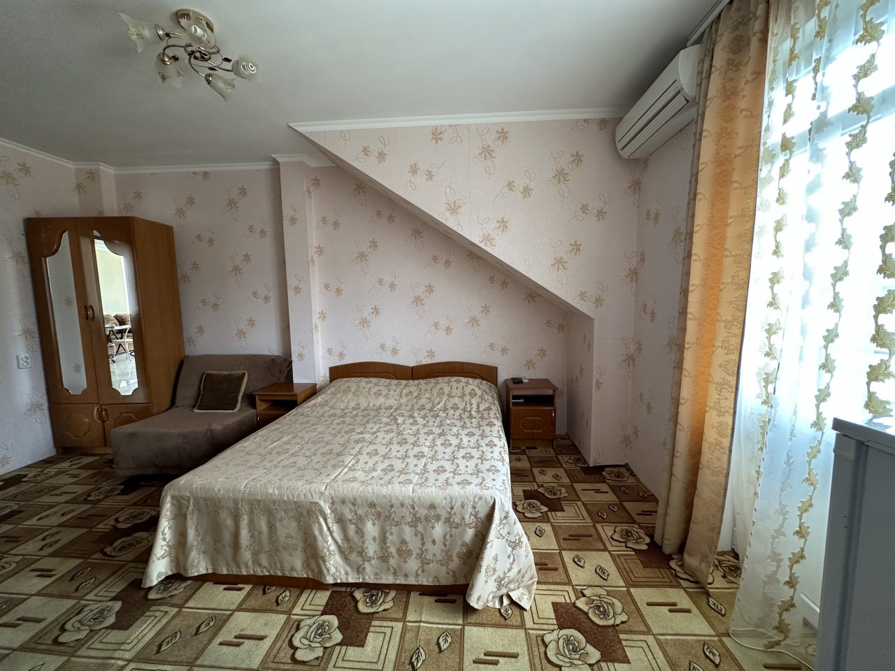 Четырехместный (Стандарт 3-4х местный (1 или 5 этаж с балконом)), Отель Удача