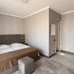 Люкс (Комфорт 3-4х местный с балконом), Отель Удача