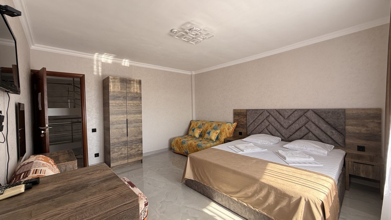 Люкс (Комфорт 3-4х местный с балконом), Отель Удача