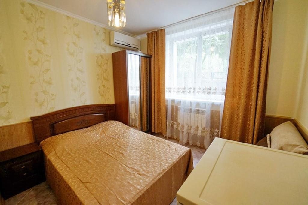 Трехместный (Бюджетный трехместный номер) гостевого дома Валентина на Победы, Лазаревское