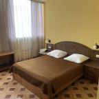 Доставка еды и напитков в номер, Гостиница Корона