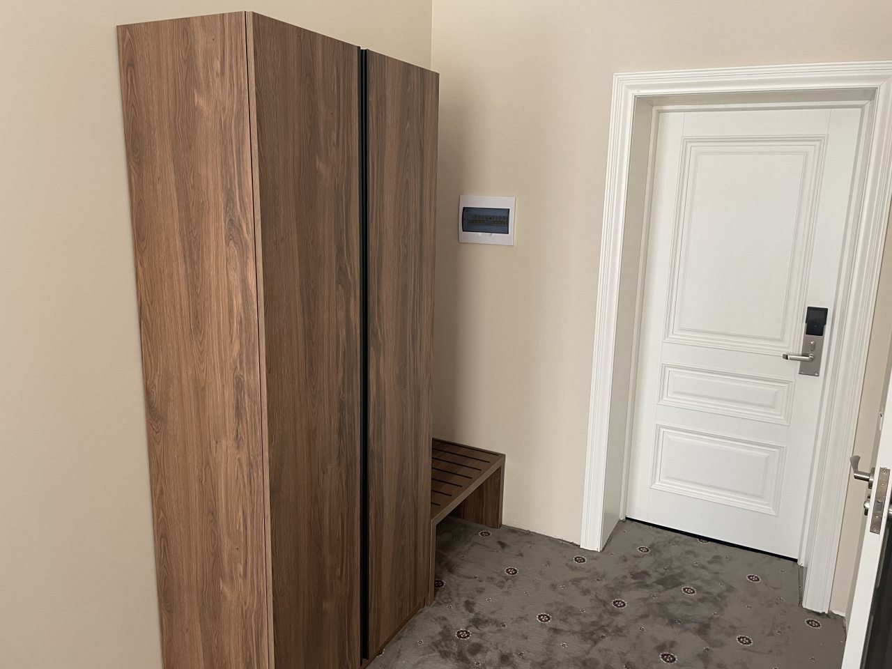 Двухместный (Dable+), Гостиница Корона