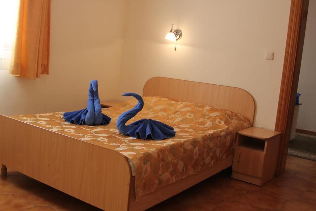 Двухместный (Двухместный номер с 1 кроватью и балконом) гостиничного комплекса Орешник, Лазаревское