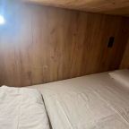 Капсула в 8-ми местном номере