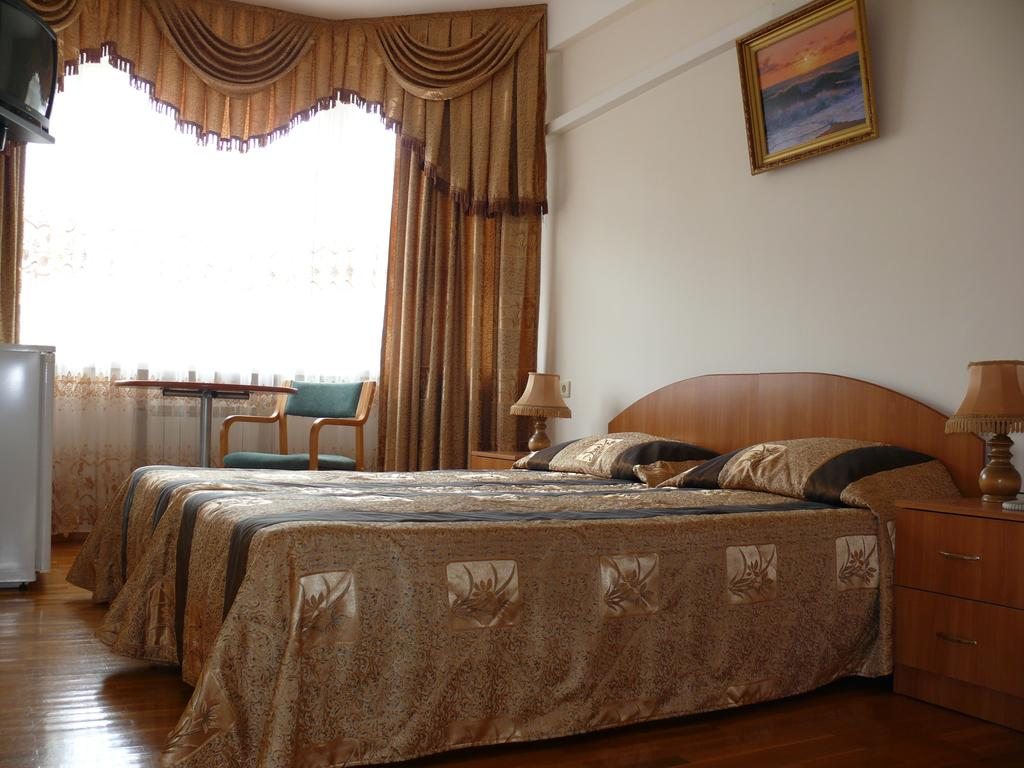 Двухместный (Двухместный номер с 2 отдельными кроватями) гостевого дома Две сосны, Сочи