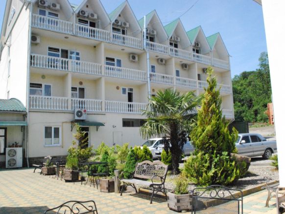 Гостиницы в Лазаревском возле моря