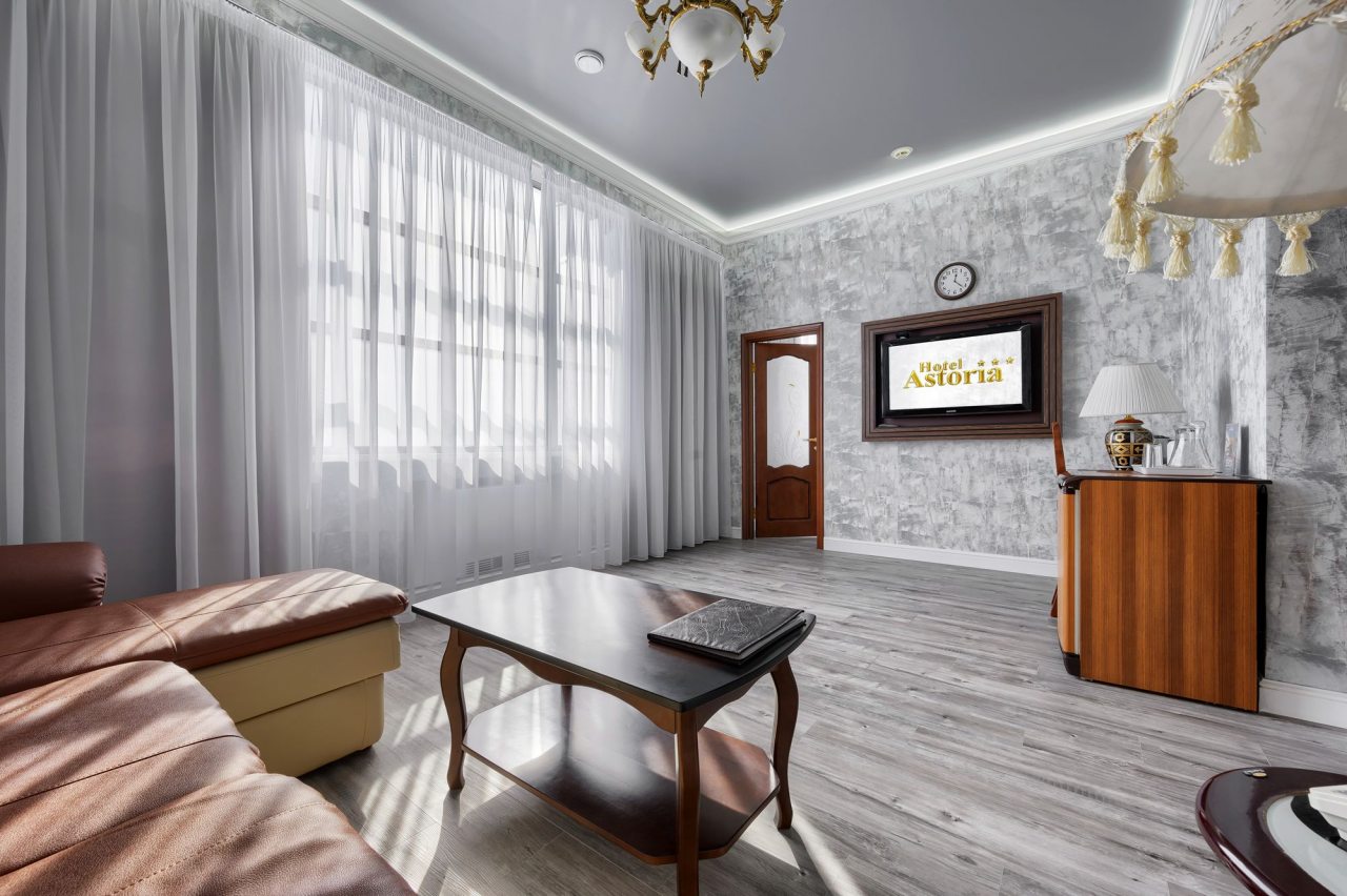 Люкс, Гостиница Астория