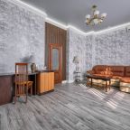 Люкс, Гостиница Астория