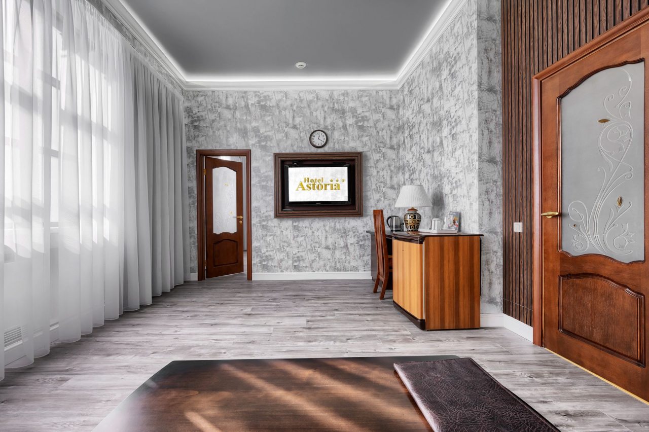 Люкс, Гостиница Астория