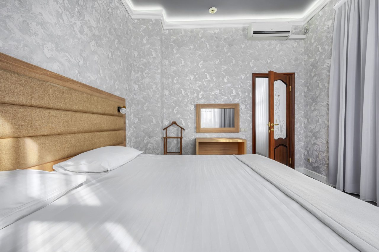 Люкс, Гостиница Астория