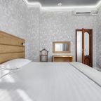 Люкс, Гостиница Астория