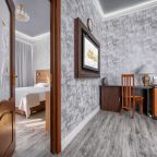 Люкс, Гостиница Астория