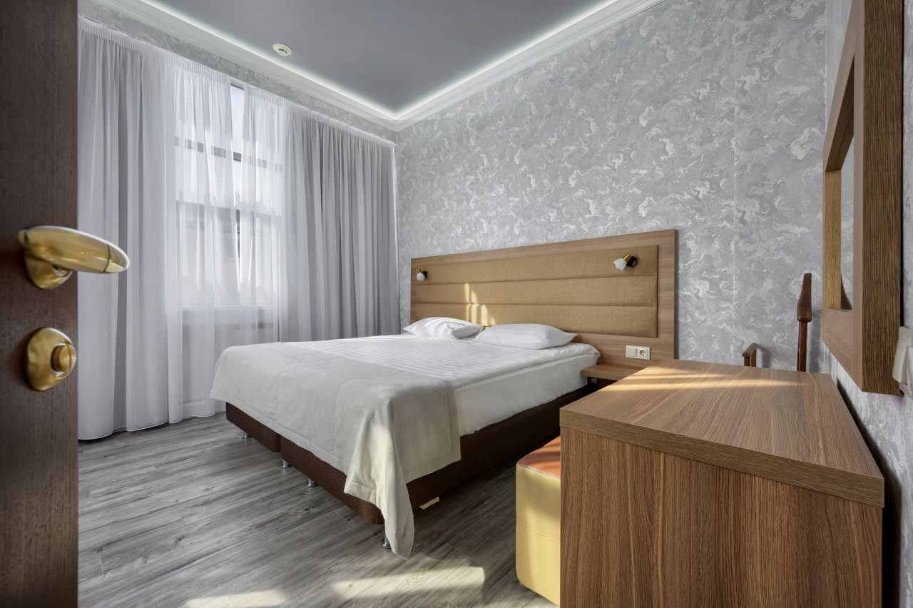 Люкс, Гостиница Астория