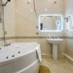 Люкс, Гостиница Астория