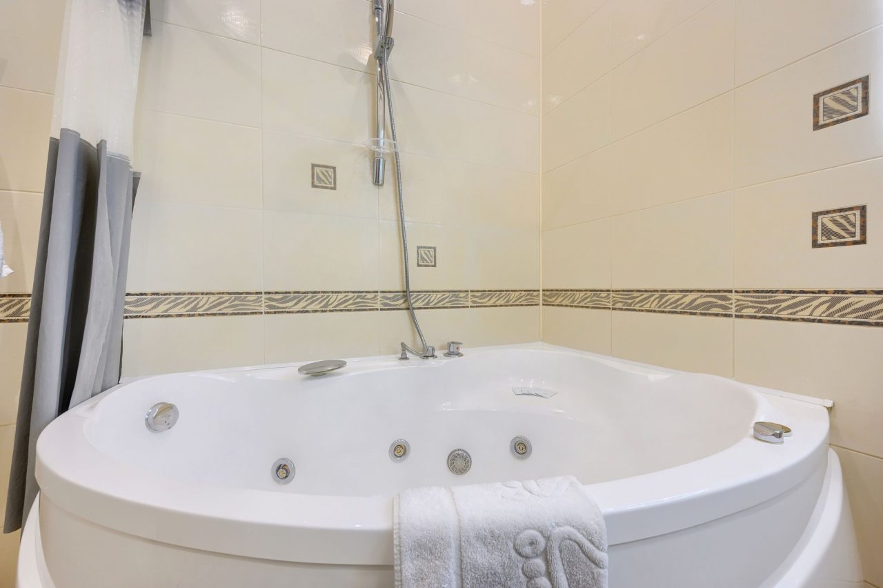 Люкс, Гостиница Астория