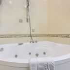 Люкс, Гостиница Астория