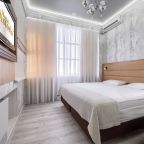 Люкс, Гостиница Астория