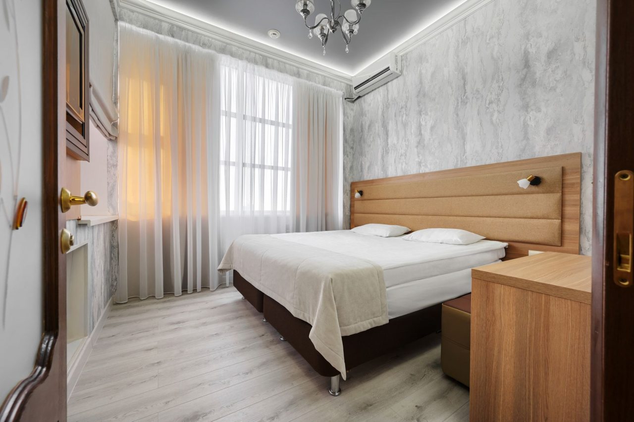 Люкс, Гостиница Астория