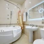 Люкс, Гостиница Астория