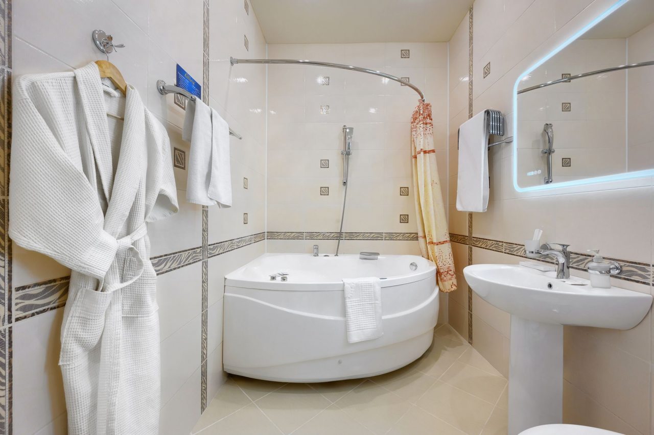 Люкс, Гостиница Астория