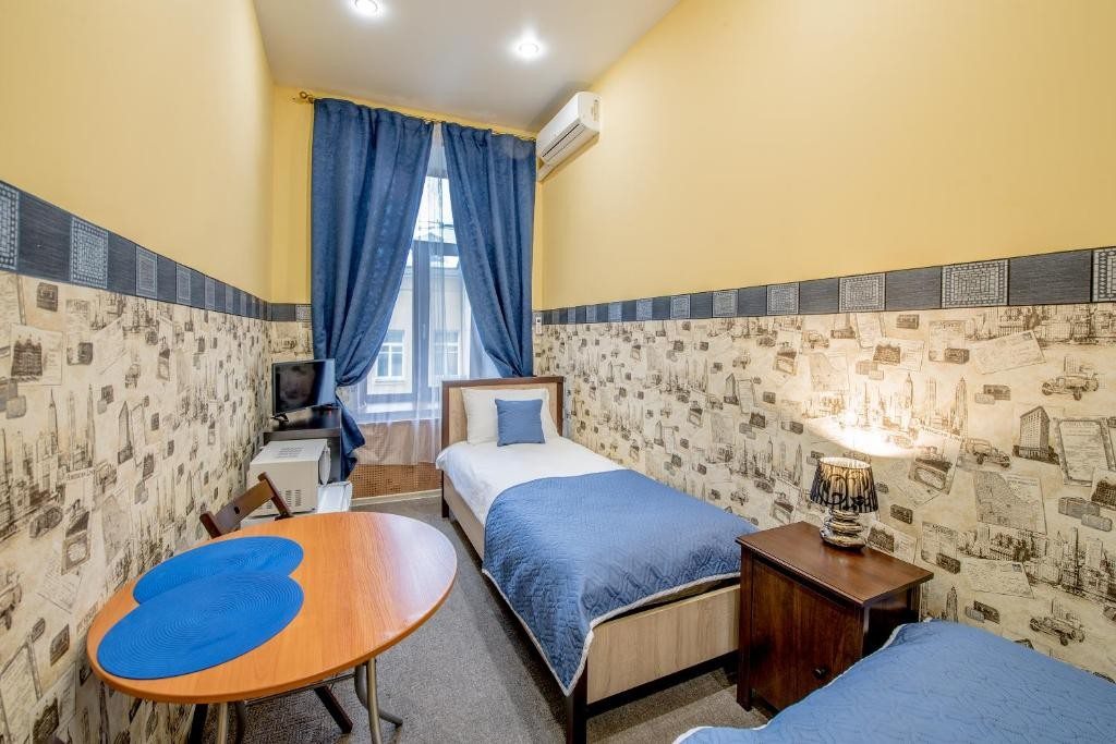 Двухместный (Двухместный номер эконом-класса с 2 отдельными кроватями и общей ванной комнатой) отеля Sleep at home, Москва