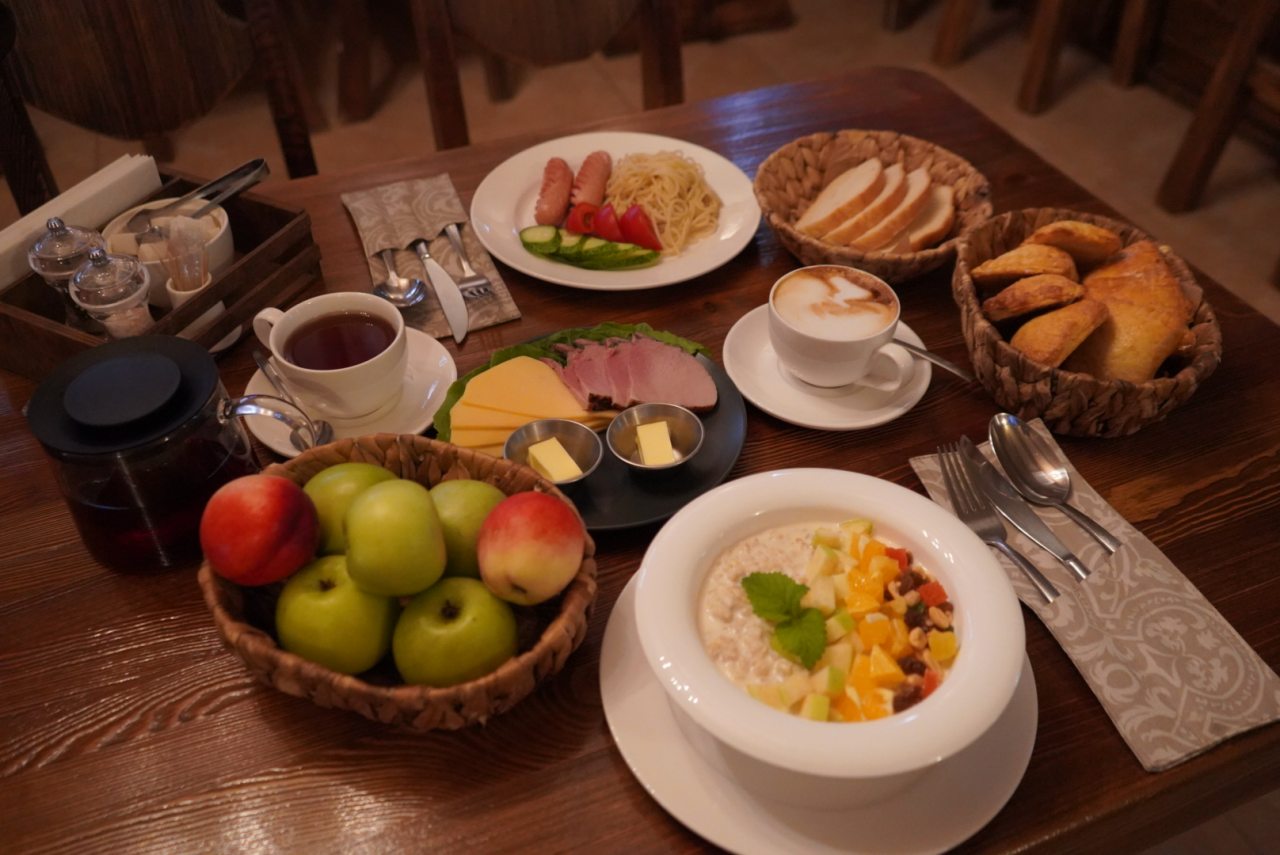 Континентальный завтрак, Гостиница Полина