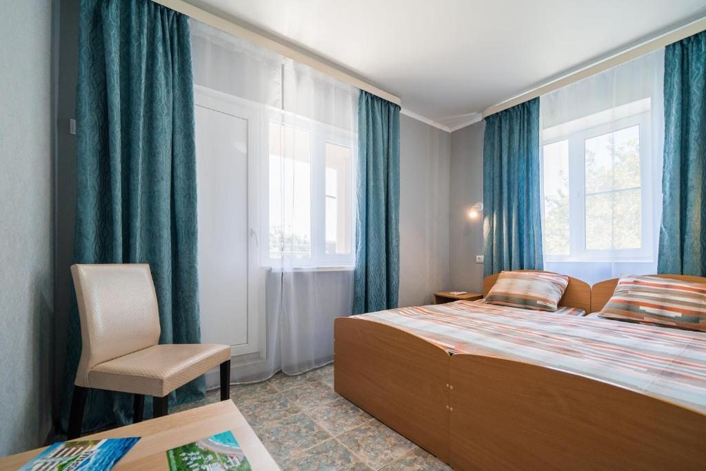 Двухместный (Двухместный номер с 2 отдельными кроватями) курортного отеля Широкая, Широкая Балка