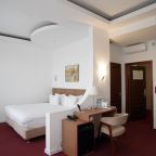 Сьюит (Джуниор), Отель Пушкин