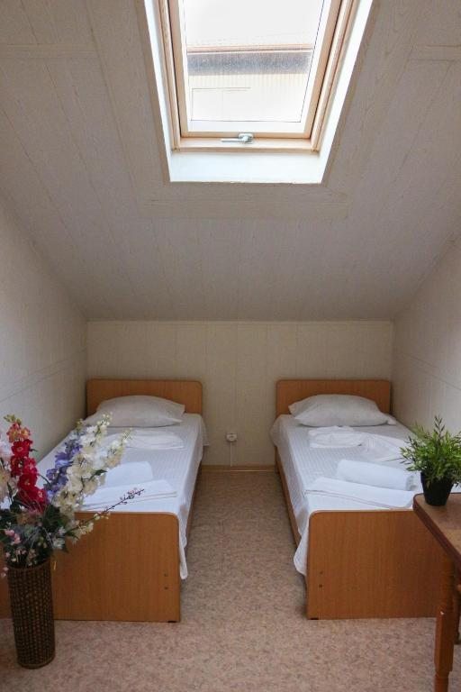 Двухместный (Двухместный номер с 2 отдельными кроватями и общей ванной комнатой) гостевого дома Арго, Голубая Бухта
