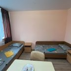 Трёхместный и более (Трехместный эконом (номер 408)), Отель Металлург